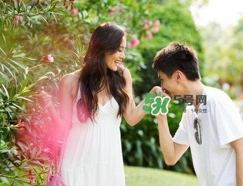 老公出軌一定要離婚嗎？如何挽救婚姻危機？