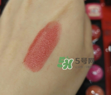 迪奧夾心999和迪奧金屬999哪個(gè)好看_試色對比 迪奧夾心999和迪奧金屬999哪個(gè)好看_試色對比