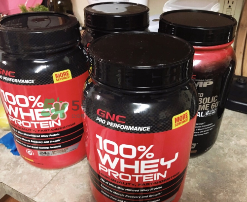 蛋白粉健身前喝還是后喝？蛋白粉健身中可以喝嗎？