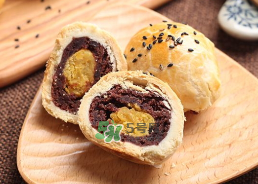 蛋黃酥為什么會(huì)爆開？蛋黃酥爆餡是什么原因？