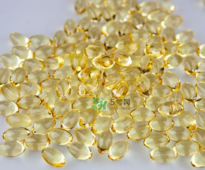 魚肝油可以和鈣一起吃嗎？魚肝油可以和奶粉一起吃嗎？