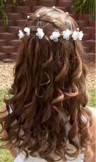 不要再為女兒扎羊角辮了 女孩好看的發(fā)型怎么扎？