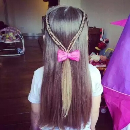 不要再為女兒扎羊角辮了 女孩好看的發(fā)型怎么扎？