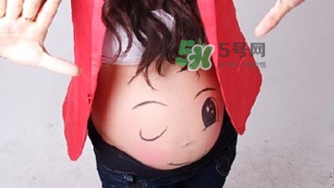 孕晚期肚子有規(guī)律的跳動是胎動嗎？