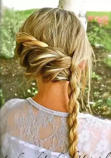 不要再為女兒扎羊角辮了 女孩好看的發(fā)型怎么扎？