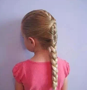 不要再為女兒扎羊角辮了 女孩好看的發(fā)型怎么扎？