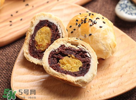 ?蛋黃酥可以不用豬油嗎？蛋黃酥用什么油好？