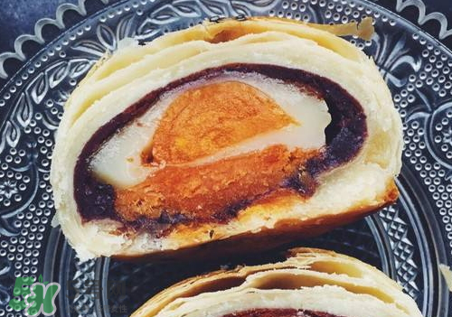 為什么蛋黃酥的皮很硬？蛋黃酥油皮太硬怎么辦？