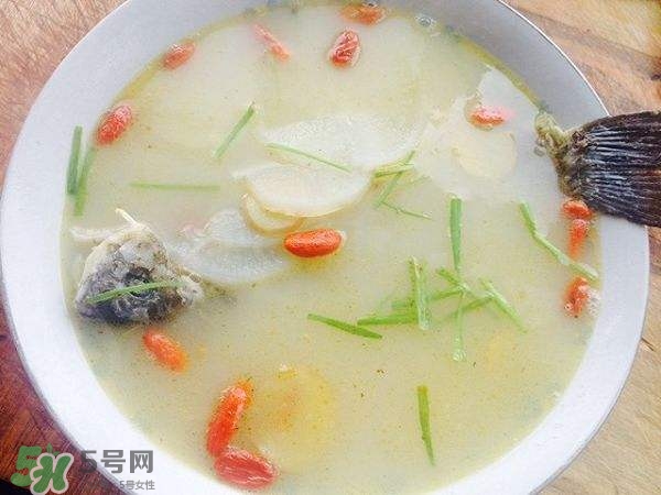 鯽魚湯怎么去腥味？鯽魚湯熬多長時(shí)間最好？
