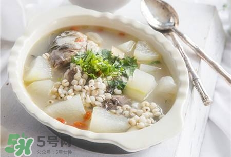 產(chǎn)婦鯽魚湯什么時候喝？產(chǎn)婦鯽魚湯放調(diào)料嗎？