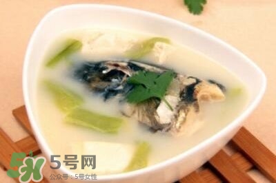 產(chǎn)婦鯽魚湯什么時候喝？產(chǎn)婦鯽魚湯放調(diào)料嗎？