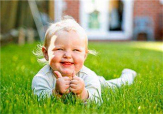 寶寶曬太陽后出濕疹正常嗎？寶寶曬太陽會出濕疹嗎？