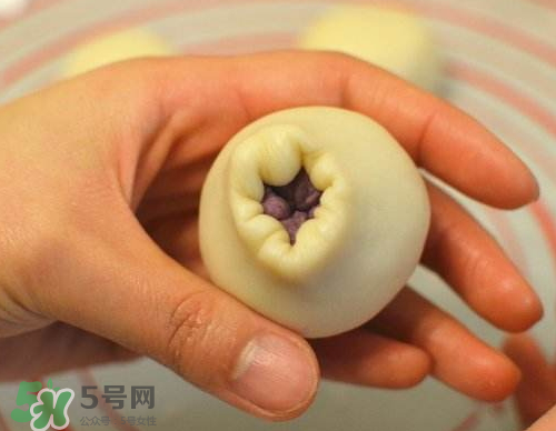 蛋黃酥油皮怎么揉出膜？蛋黃酥油皮不出膜怎么辦？