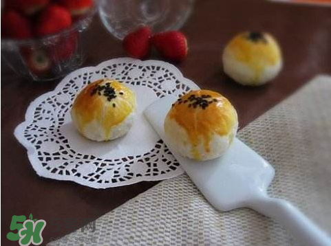 蛋黃酥油皮破了怎么辦？做蛋黃酥油皮破皮原因