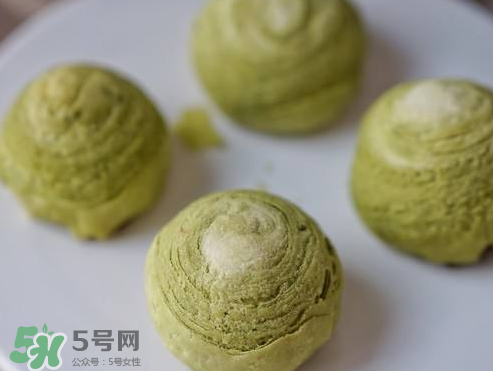 蛋黃酥油皮和油酥的比例 蛋黃酥的比例 蛋黃酥油皮和油酥的比例 蛋黃酥的比例