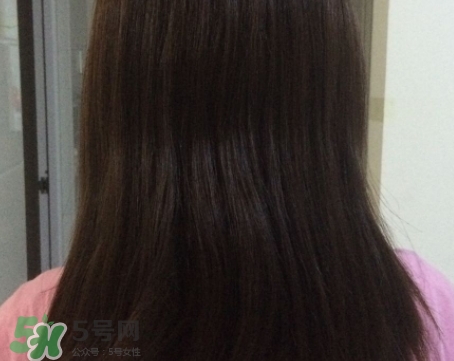 護(hù)發(fā)精油什么時(shí)候用最好？護(hù)發(fā)精油什么時(shí)候涂頭發(fā)