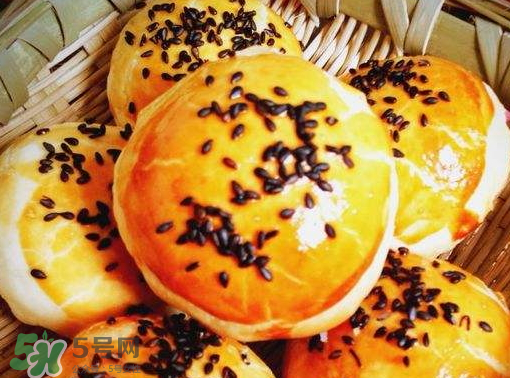 蛋黃酥用什么面粉？蛋黃酥能用低筋面粉嗎？