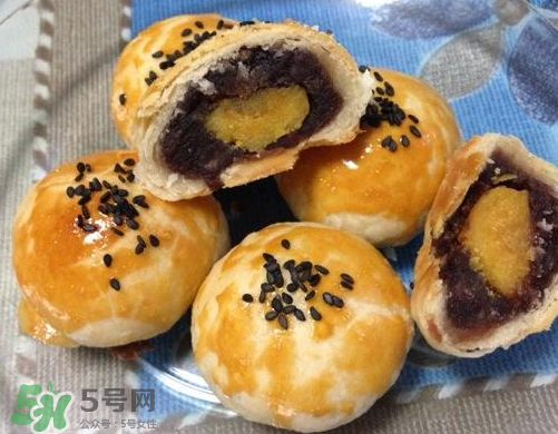 蛋黃酥用什么面粉？蛋黃酥能用低筋面粉嗎？