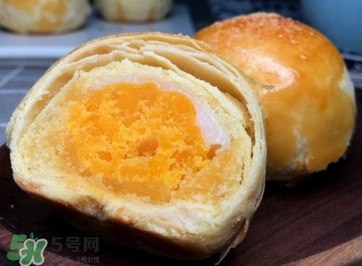 蛋黃酥可以用黃油嗎？蛋黃酥用豬油還是黃油？