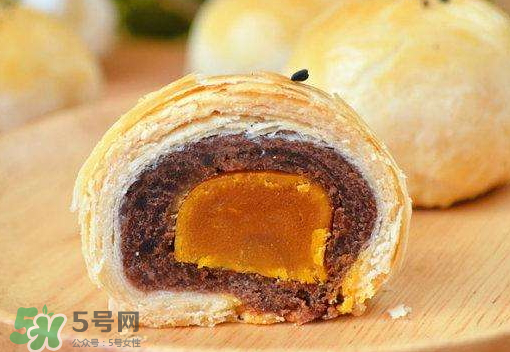 蛋黃酥可以用黃油嗎？蛋黃酥用豬油還是黃油？