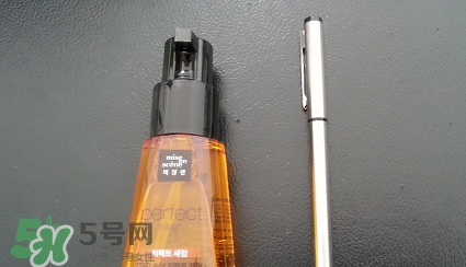 護發(fā)精油和彈力素使用順序 護發(fā)精油和彈力素使用技巧 護發(fā)精油和彈力素使用順序 護發(fā)精油和彈力素使用技巧