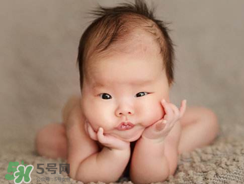 剪臍帶是寶寶疼還是媽媽疼？剪臍帶孕婦會(huì)痛嗎？