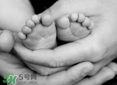 剪臍帶是寶寶疼還是媽媽疼？剪臍帶孕婦會(huì)痛嗎？