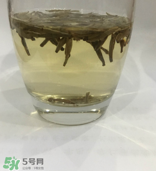 白毫銀針的產(chǎn)地在哪個?。堪缀零y針是哪里產(chǎn)的？