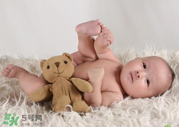 寶寶驚厥是什么癥狀？如何區(qū)別寶寶驚厥和驚跳？