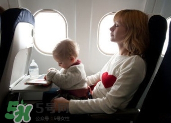 兩個月的寶寶可以坐飛機嗎？兩個月的寶寶坐飛機要買票嗎？