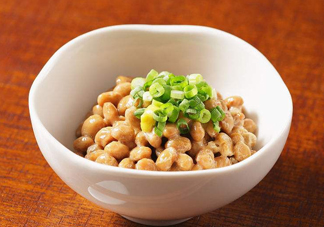 納豆是甜的還是咸的？納豆怎么吃最好