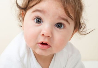 新生兒吐奶是什么原因？新生兒吐奶從鼻子出來(lái)怎么回事？