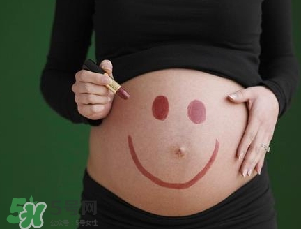 妊娠紋什么時(shí)候變白？妊娠紋產(chǎn)品什么時(shí)候用？