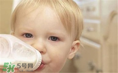 寶寶經(jīng)常換奶粉好嗎？經(jīng)常換奶粉對(duì)寶寶有什么影響？