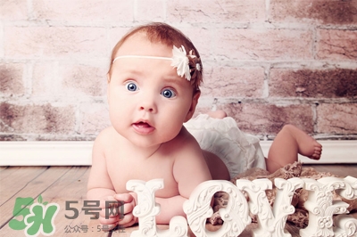 剛出生的寶寶要注意什么？剛出生的寶寶要準(zhǔn)備哪些東西？