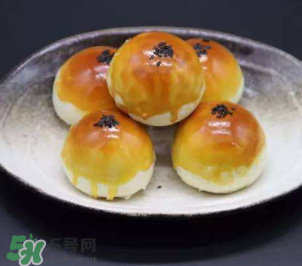 吃蛋黃酥會(huì)胖嗎？減肥可以吃蛋黃酥？