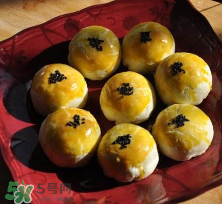 吃蛋黃酥會(huì)胖嗎？減肥可以吃蛋黃酥？