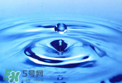 國(guó)家飲用水標(biāo)準(zhǔn)是什么？飲用水和礦泉水的區(qū)別