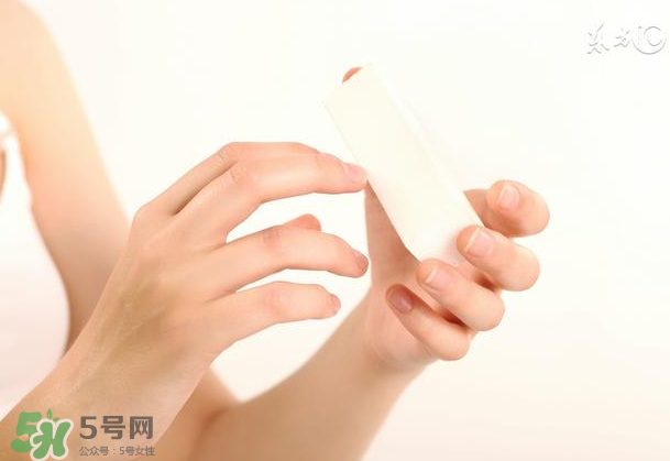 指甲上沒有月牙是缺什么？指甲上沒有月牙怎么補(bǔ)？