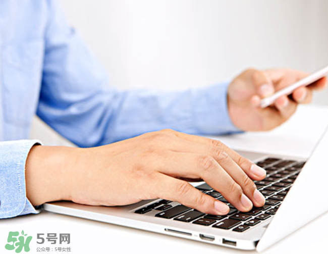 指甲上沒(méi)有月牙是病嗎？指甲上沒(méi)有月牙正常嗎？