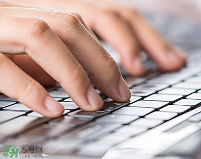 指甲上沒(méi)有月牙是病嗎？指甲上沒(méi)有月牙正常嗎？