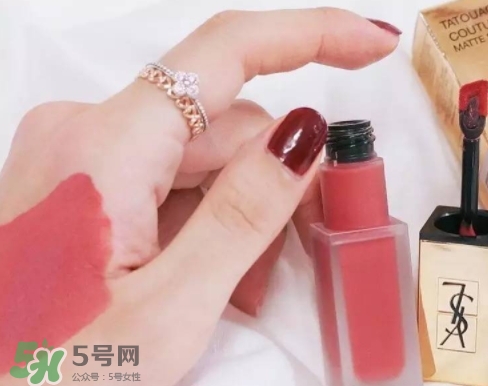 ysl絲絨啞光唇釉怎么樣？ysl啞光唇釉和香奈兒印記唇釉