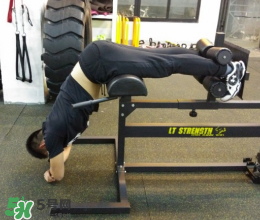 羅馬椅挺身很傷腰嗎？羅馬椅挺身對(duì)腰有傷害嗎？