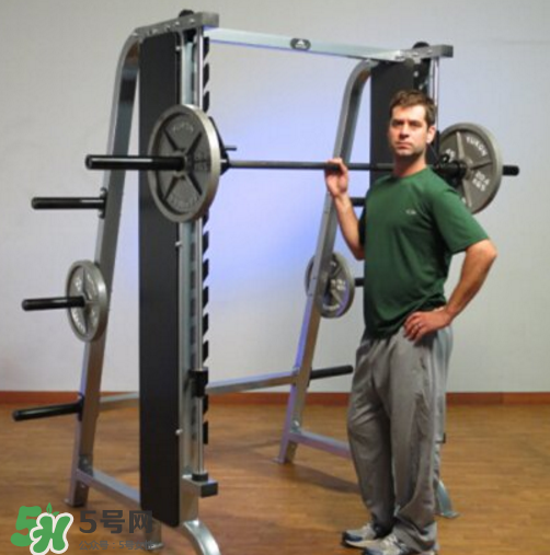 史密斯機是練什么的？史密斯機怎么用？