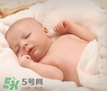 寶寶多大可以剪指甲？寶寶剪指甲的正確方法