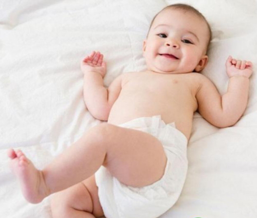 用尿布會(huì)紅屁股嗎？嬰兒如何使用尿布？