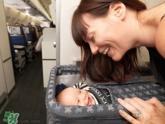 兒童安全座椅要坐到幾歲？?jī)和踩芜m合多大的孩子？