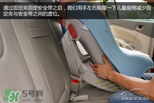 嬰兒幾個(gè)月可以做寶寶椅？嬰兒安全椅安裝方法