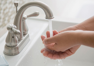 自來水為什么不能直接喝？自來水洗過的水果為什么可以吃？