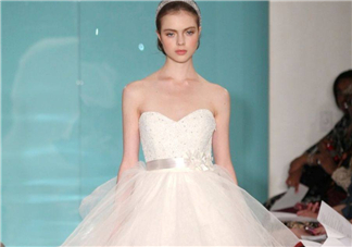 reem acra婚紗多少錢？reem acra婚紗價格